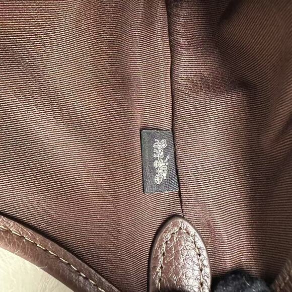 Coach Erin Shoulder Bag In pebble Leather In Gold/Maple CAQ86 NWT - Picture 9 of 12